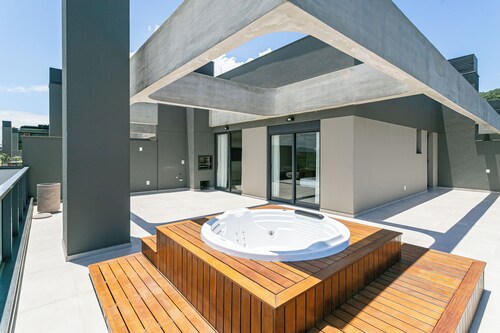 First Residencial Multifuncional by Viva - Conforto e Fácil Acesso às Melhores Praias de Floripa