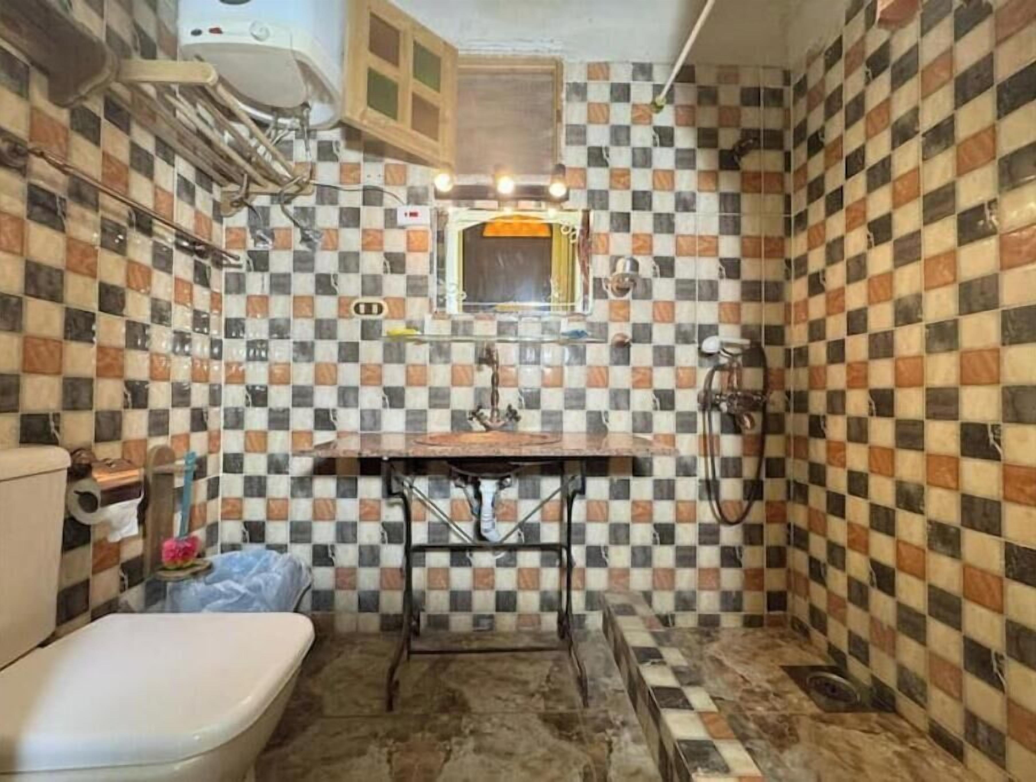 Towels, toilet paper