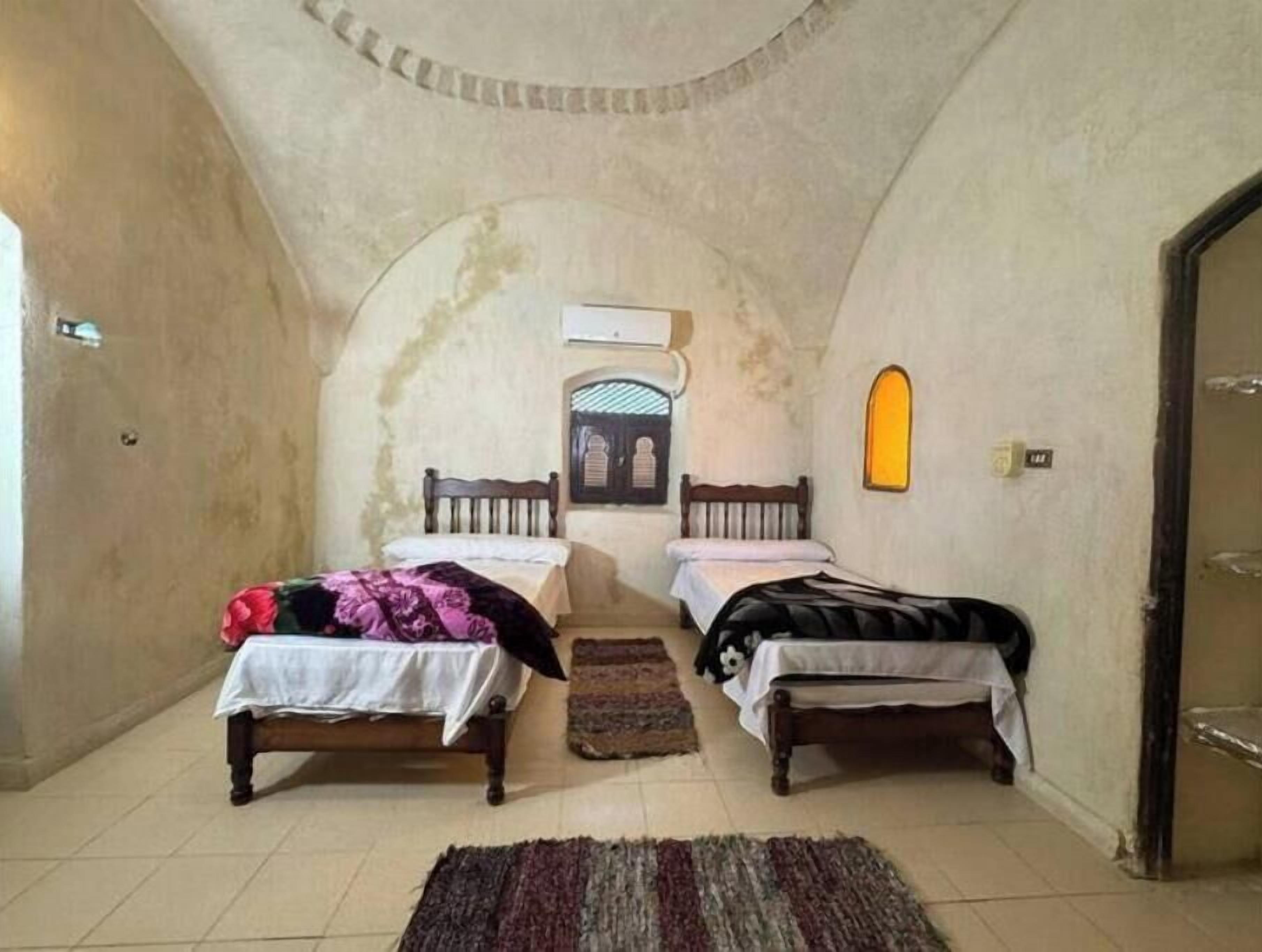 4 bedrooms, WiFi, bed sheets