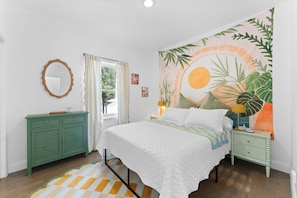 3 bedrooms, desk, iron/ironing board, travel cot