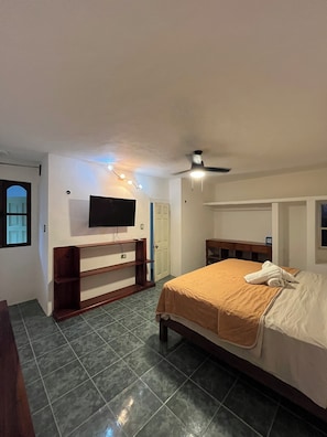 Quarto conforto | Wi-Fi de cortesia, roupa de cama