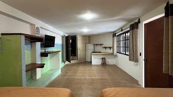 Quarto casal conforto | Wi-Fi de cortesia, roupa de cama