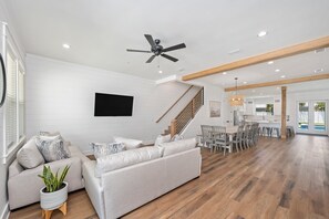 Smart TV - Beach Retreat | Golf Cart | Walk To Beach! | Private Pool & Spa! (Destin)