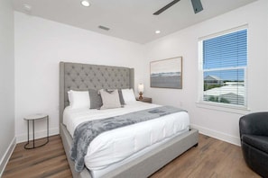 8 bedrooms, iron/ironing board, travel crib, WiFi (free) - New Home, Golf Cart, Walk To Beach! Private Pool! (Destin)