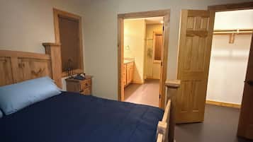 2 bedrooms, WiFi (free), bed sheets