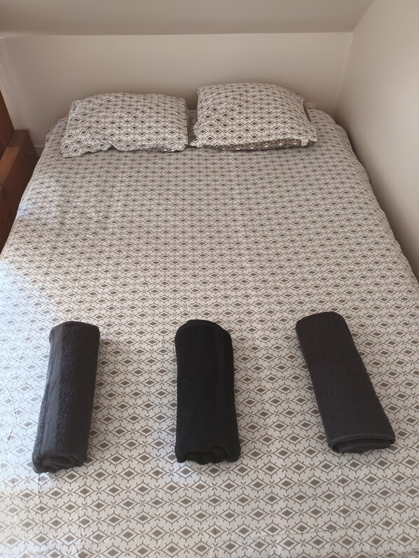 1 室のベッドルーム、ベッドシーツ