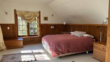 3 bedrooms, internet, bed sheets