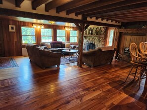 Smart TV, fireplace
