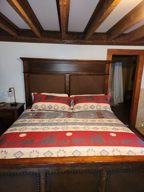 4 多间卧室、旅行婴儿床、免费 WiFi、床单