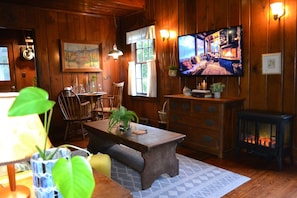 Televisión y chimenea