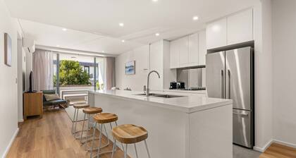 150m to Surf Beach â Book 3 nights, pay for 2!