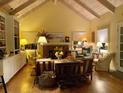 Rustic Cabin + Glamping Tent at Vineyard Retreat on Grand Island in Delta