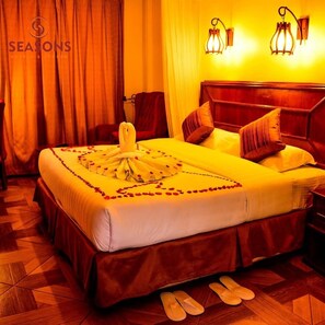 Deluxe Double Room, City View | Iron/ironing board, free WiFi, bed sheets - Seasons Airport Hotel Nairobi (Nairobi)