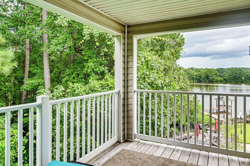 Fayetteville Autumn Escape: Lake Views + Home Gym