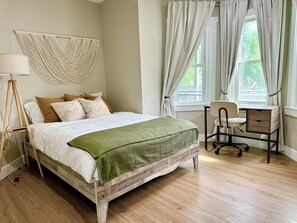 4 bedrooms, desk, iron/ironing board, travel cot