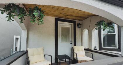 Travelers Dream Home! Hot tub, Fire pit, & BBQ