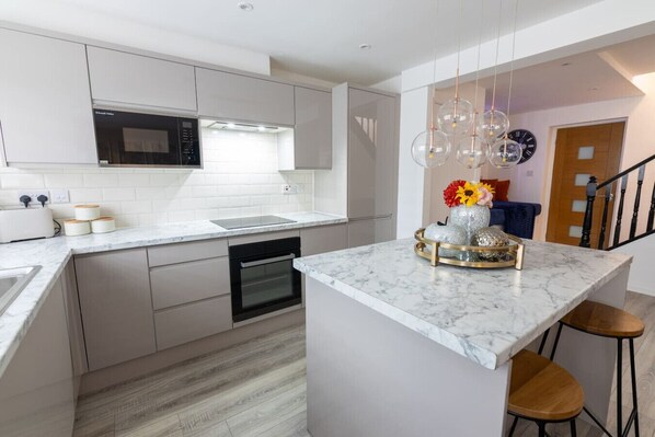 Microwave, oven, stovetop, dishwasher