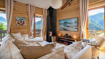 3 室のベッドルーム、アイロン / アイロン台、WiFi、ベッドシーツ