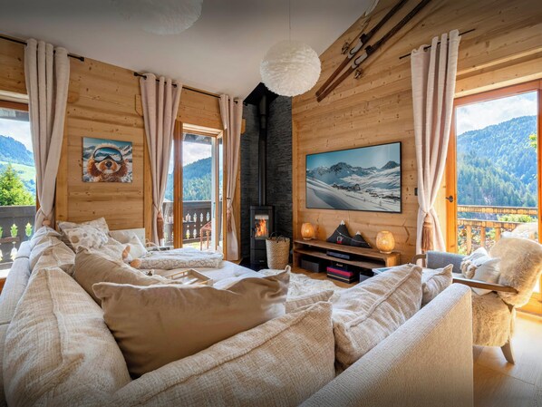 3 chambres, fer et planche à repasser, Wi-Fi, draps fournis