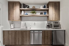 Fridge, microwave, dishwasher, coffee/tea maker