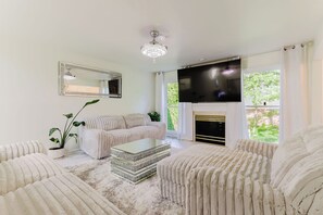 Télévision, cheminée