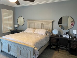 3 bedrooms, desk, iron/ironing board, free WiFi