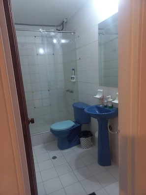 Dortoir partagé, 1 chambre | Salle de bain