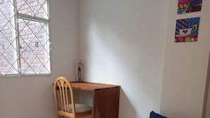Room - Room-peaceful Guest Room in Central Bogo (Bogotá)