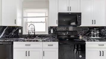 Microwave, oven, dishwasher, coffee/tea maker