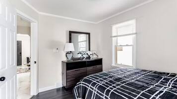 3 sovrum, värdeförvaringsskåp på rummet och strykjärn/strykbräda