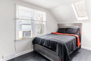 3 bedrooms, in-room safe, iron/ironing board, free WiFi