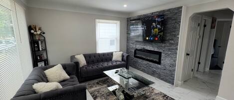 Televisión, chimenea