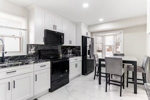 Microwave, oven, dishwasher, coffee/tea maker