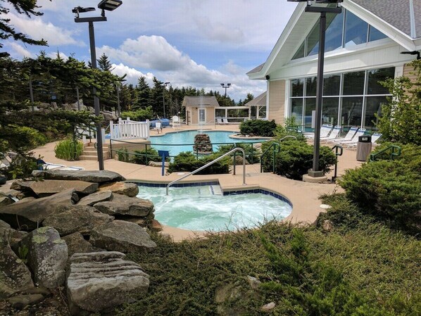 Pool - ML 304 2-bedroom, 2-bath, Ski In/Ski-Out Condo Sleeps 8 (Snowshoe)