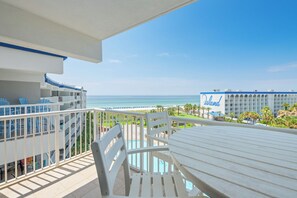 Outdoor dining - Spring & summer specials – Beachfront condo ocean views - lazy river - pool ++ (Fort Walton Beach)