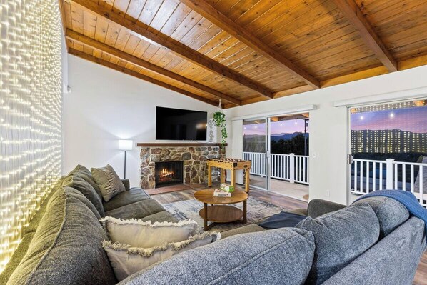 Living area - Hillside Haven Retreat w/ Pool, Jacuzzi, 15 Guests (Fallbrook)