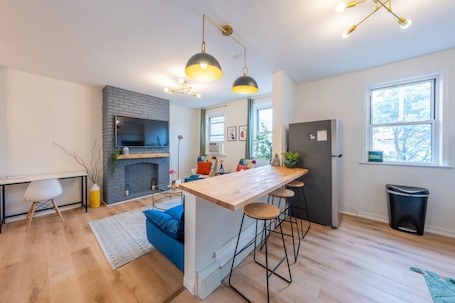 Interior. Stylish 2 BD Apt-18 mins from NYC-Steps away Bus stop, Restaurants, Groceries