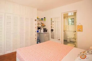 1 habitación, wifi y ropa de cama