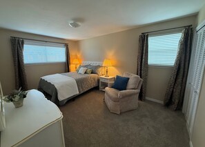 3 bedrooms, iron/ironing board, Internet, bed sheets