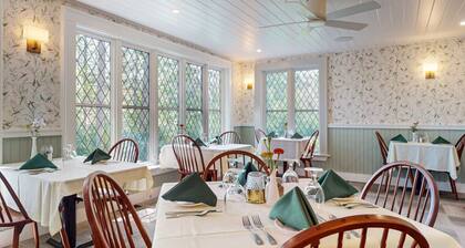 The Crocker House Country Inn (Rm 10)