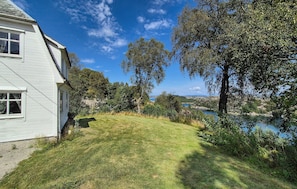 Property grounds - Beautiful home in Rubbestadneset with WiFi (Rubbestadneset)