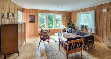 Lovely home in Masfjordnes with WiFi