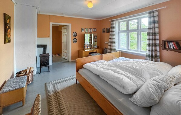 7 chambres, lit parapluie