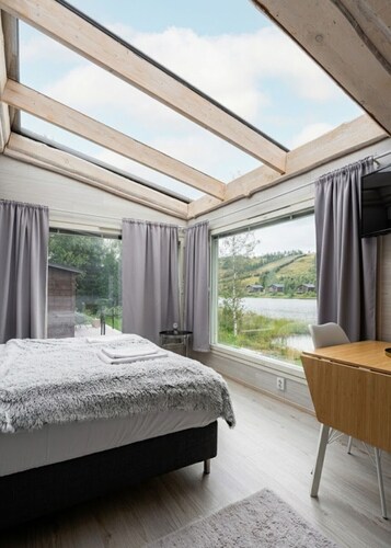 Private Lakeside Suite with Sauna