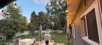 MCM Oasis,Hot tub,Golf Putting green, fire pit table, enclosed tramp, large goal