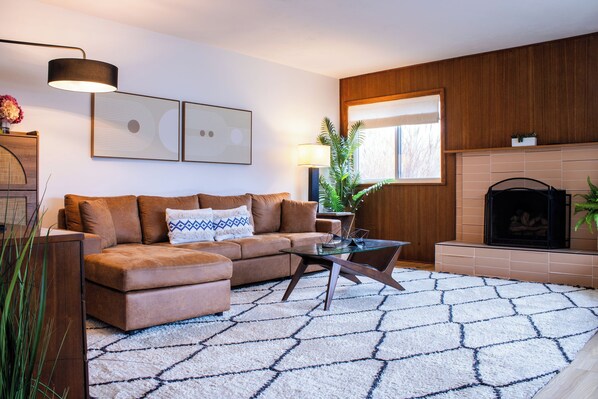 Télévision, cheminée