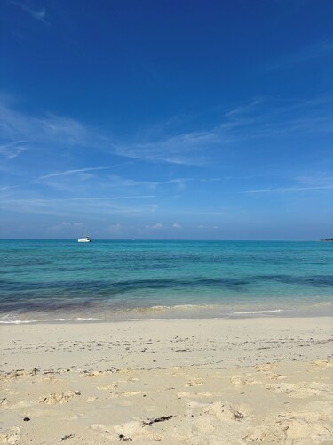 Amazing 1-bedroom house in beautiful downtown Nassau. Best Location