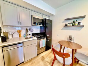 Private kitchen - Modern-Boho Studio with Private Zen Patio – Sellwood, Portland (Portland)