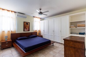 2 chambres, fer et planche à repasser, accès Internet, draps fournis