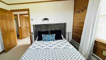 1 bedroom, desk, free WiFi, bed sheets